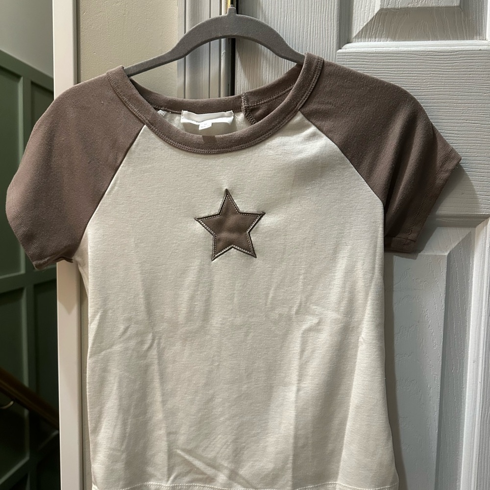 Star Patch Raglan Tee - Brown & Cream